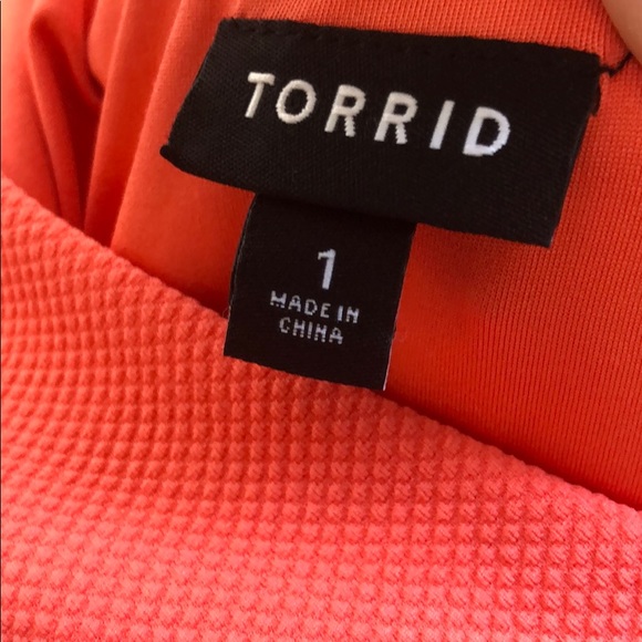 TORRID sleeveless dress w/strappy back detail. Tangerine orange size 1 or 1X - Picture 5 of 8
